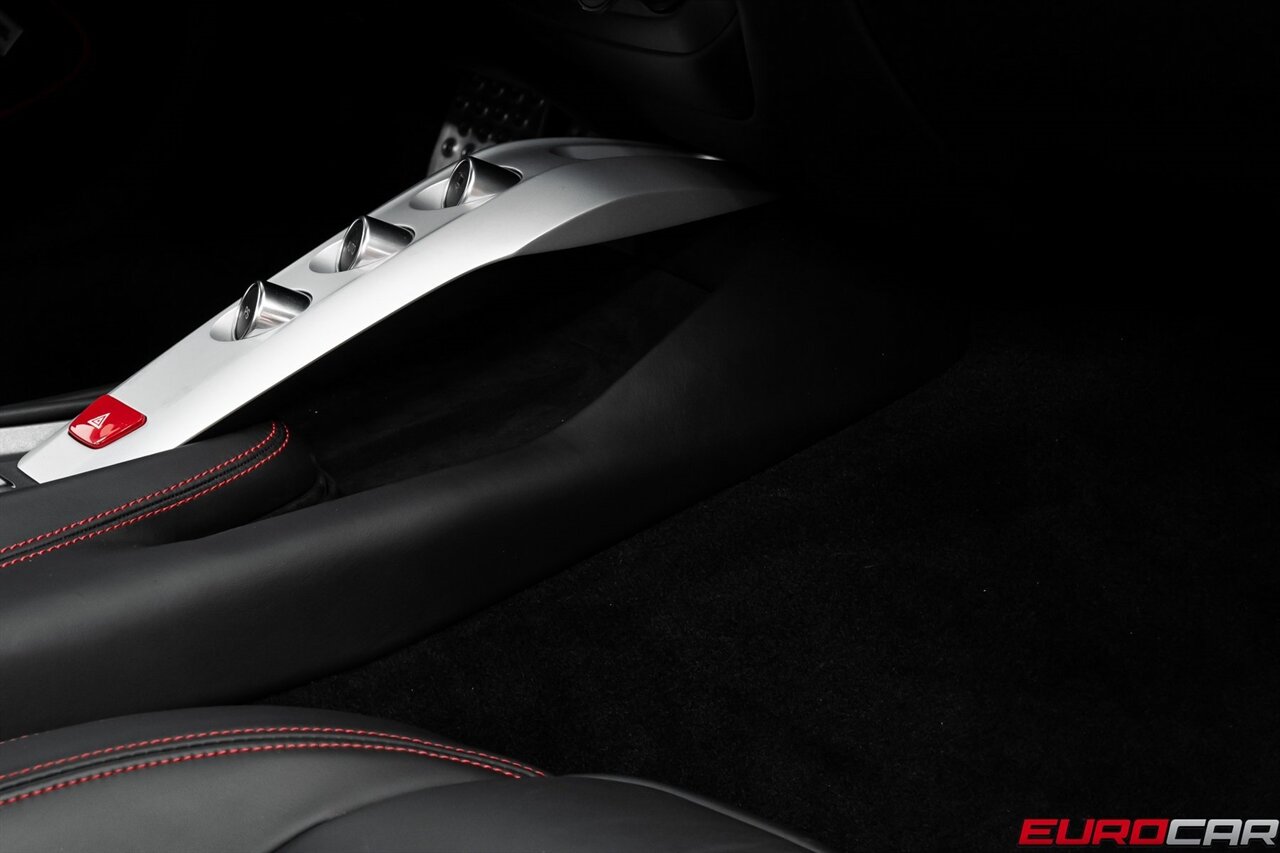 2014 Ferrari F12berlinetta  *CARBON FIBER LED STEERING WHEEL * FULL BODY PPF* - Photo 39 - Costa Mesa, CA 92626