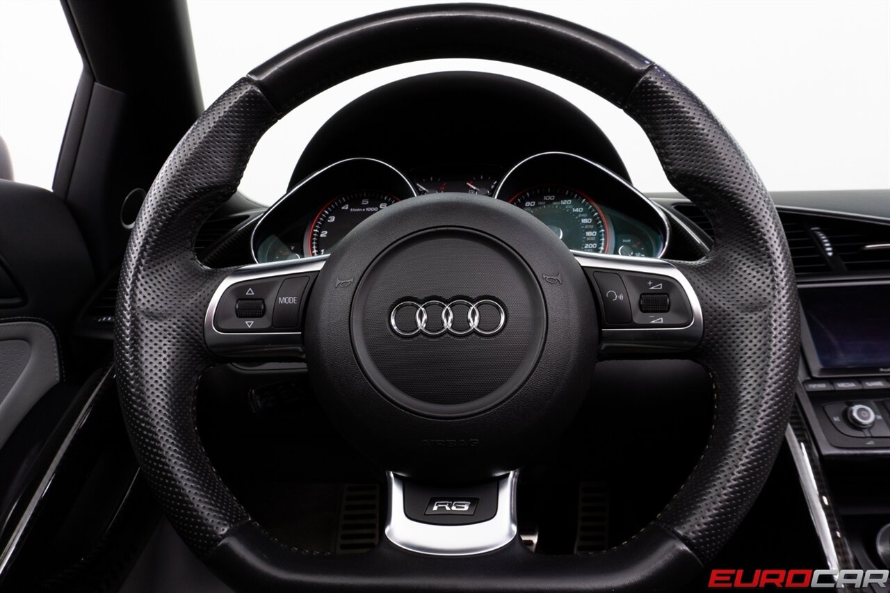 2012 Audi R8 5.2 quattro Spyder  *CARBON FIBER INERIOR * IMMACULATE* - Photo 29 - Costa Mesa, CA 92626