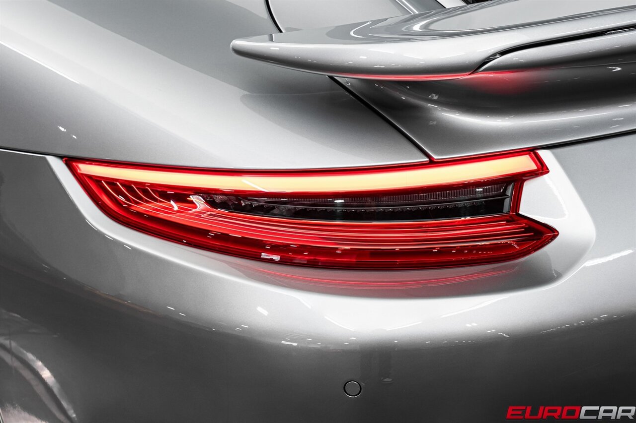 2017 Porsche 911 Turbo *GLASS SUNROOF * CARBON FIBER INTERIOR TRIM*   - Photo 21 - Costa Mesa, CA 92626