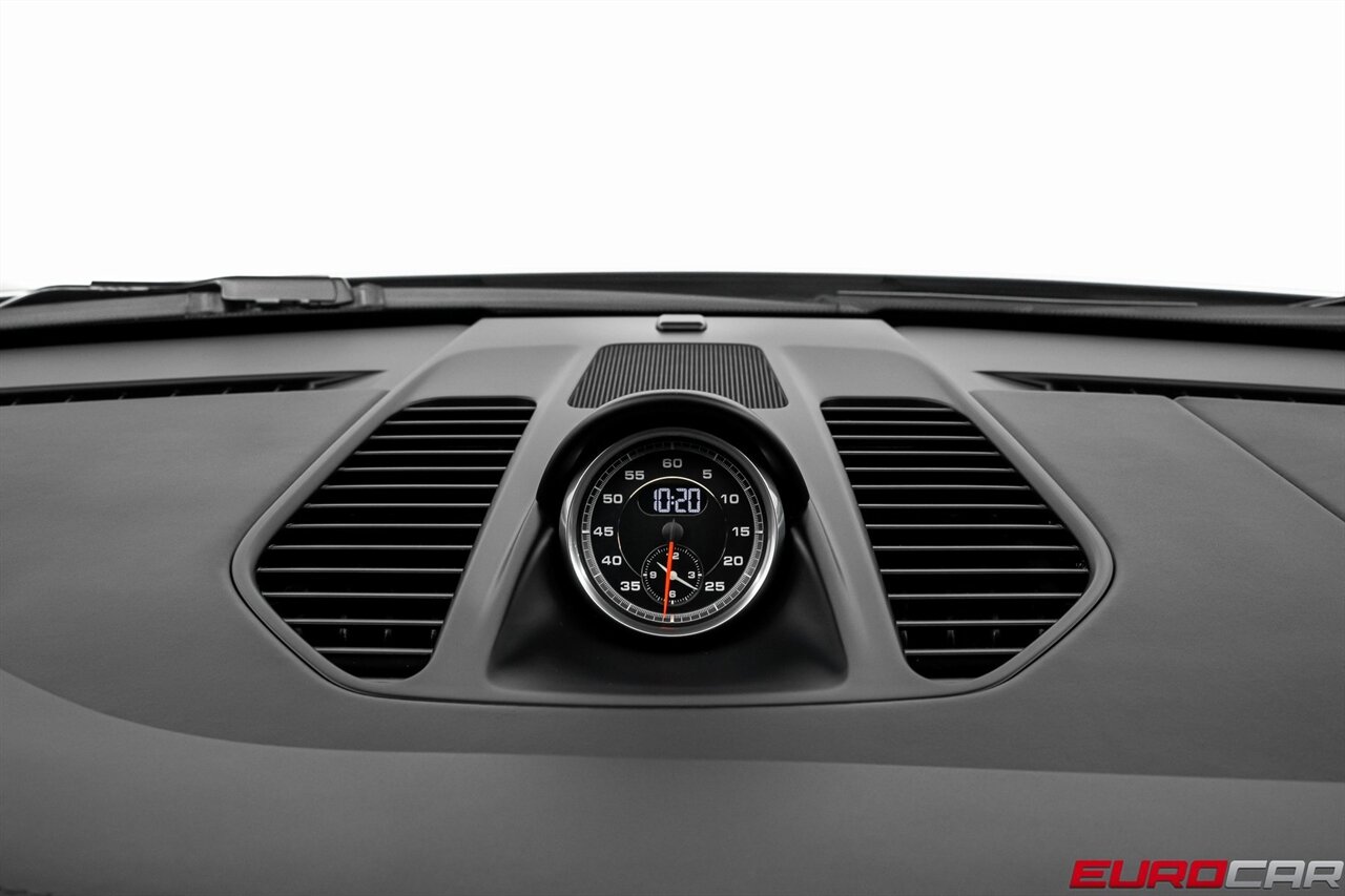 2017 Porsche 911 Turbo *GLASS SUNROOF * CARBON FIBER INTERIOR TRIM*   - Photo 32 - Costa Mesa, CA 92626