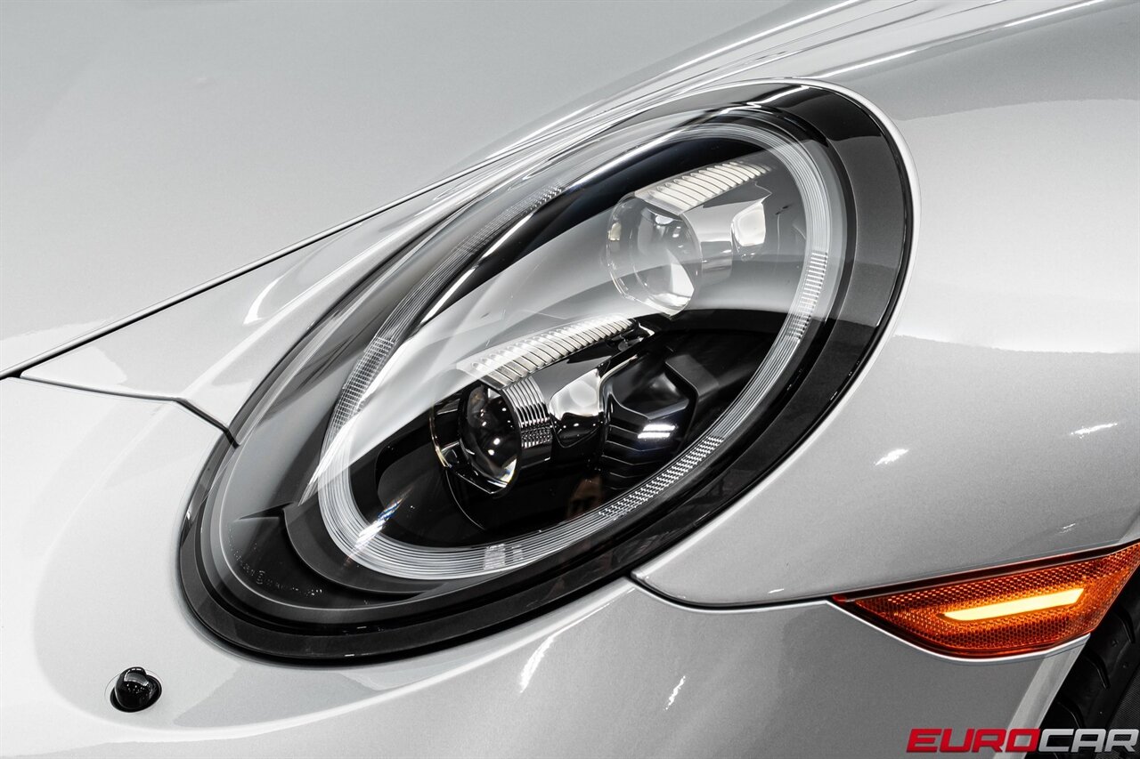 2017 Porsche 911 Turbo *GLASS SUNROOF * CARBON FIBER INTERIOR TRIM*   - Photo 11 - Costa Mesa, CA 92626