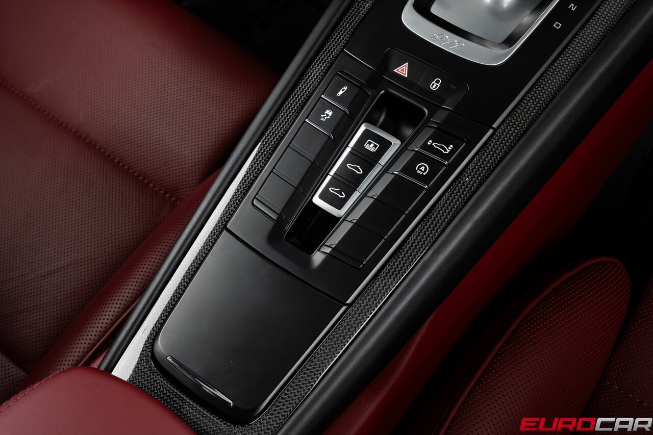 2017 Porsche 911 Turbo *GLASS SUNROOF * CARBON FIBER INTERIOR TRIM*   - Photo 35 - Costa Mesa, CA 92626