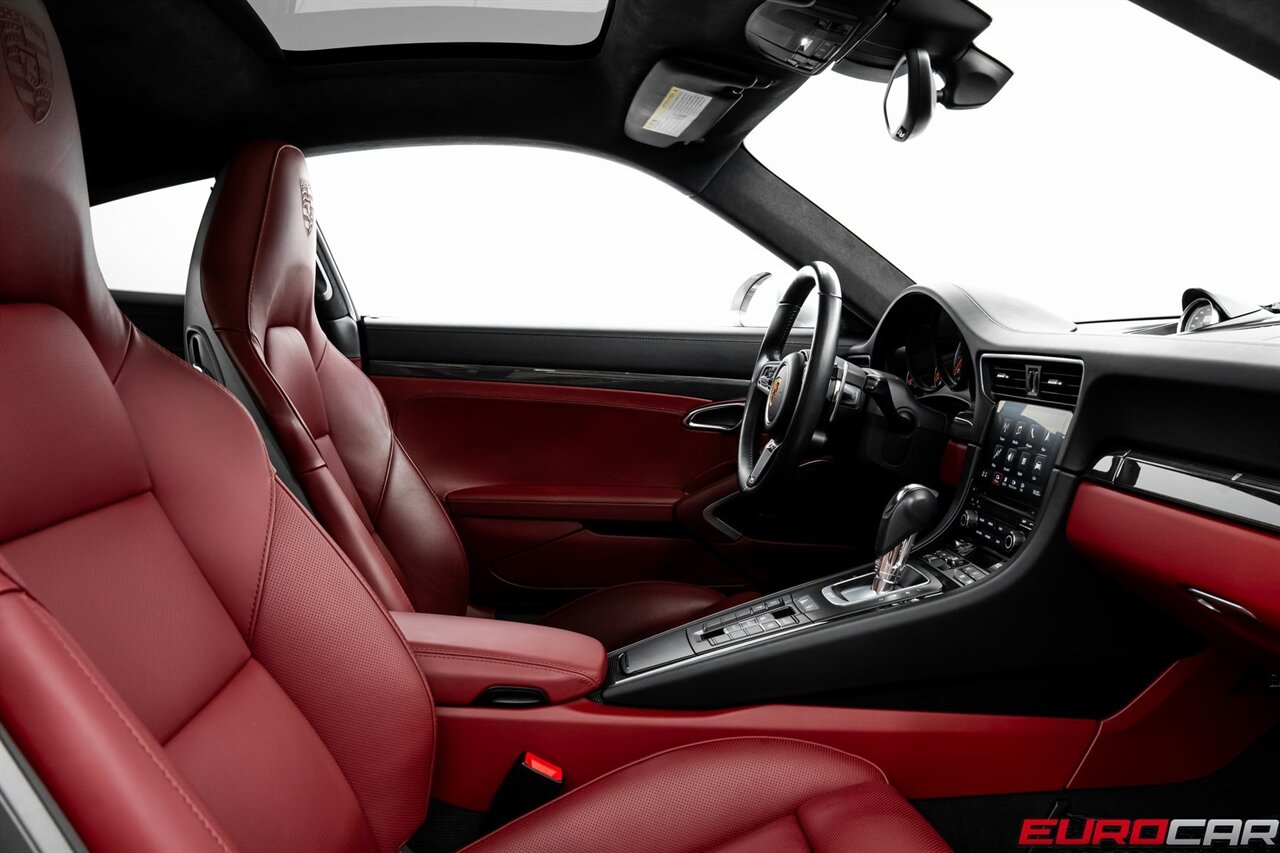 2017 Porsche 911 Turbo *GLASS SUNROOF * CARBON FIBER INTERIOR TRIM*   - Photo 41 - Costa Mesa, CA 92626