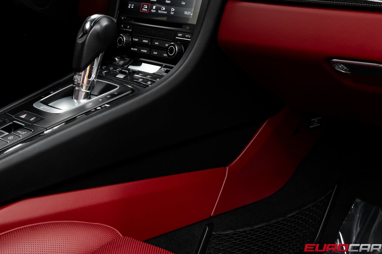 2017 Porsche 911 Turbo *GLASS SUNROOF * CARBON FIBER INTERIOR TRIM*   - Photo 40 - Costa Mesa, CA 92626