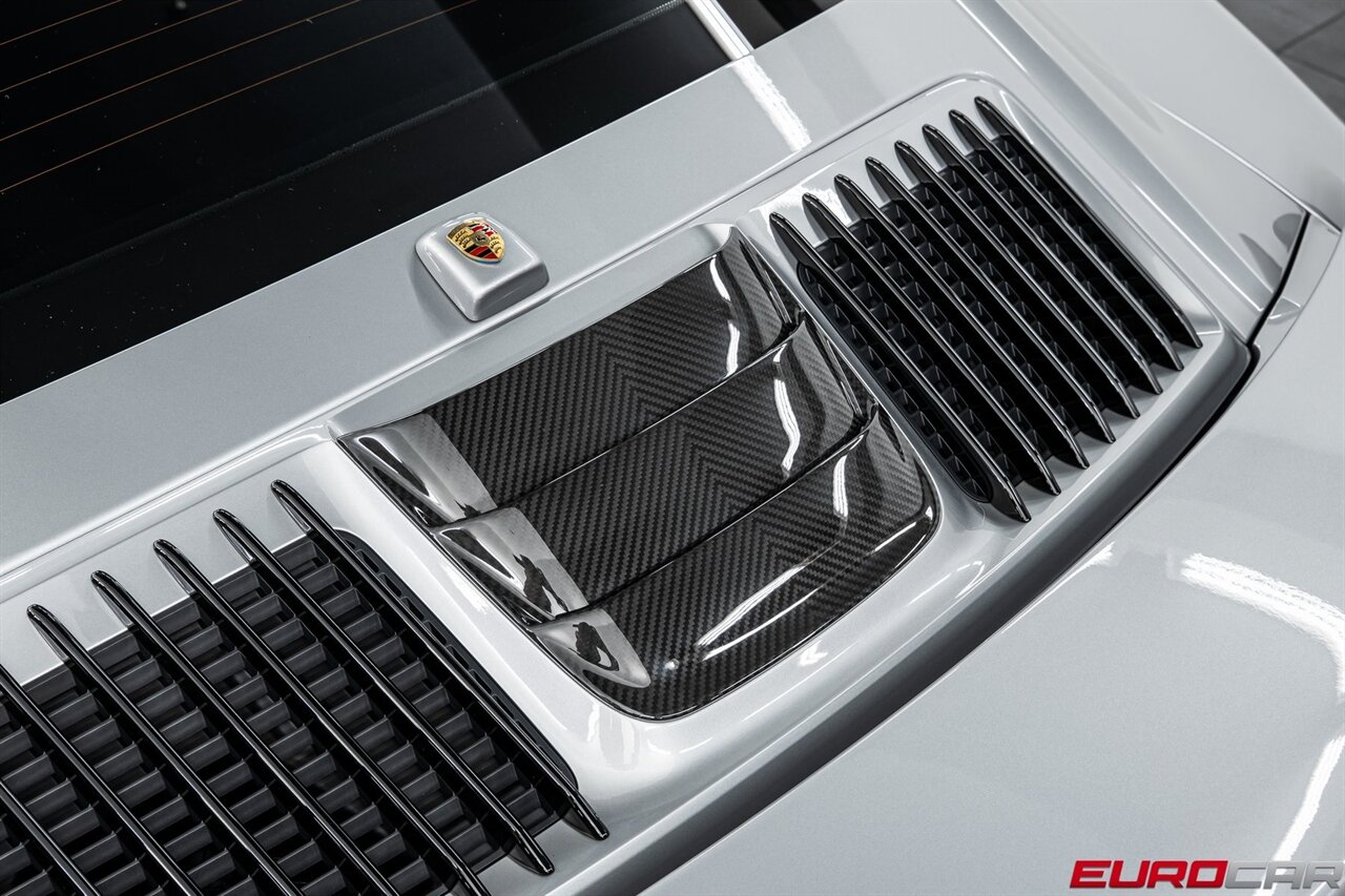 2017 Porsche 911 Turbo *GLASS SUNROOF * CARBON FIBER INTERIOR TRIM*   - Photo 20 - Costa Mesa, CA 92626