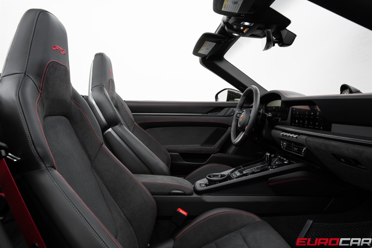 2025 Porsche 911 Carrera 4 GTS  *PAINT TO SAMPLE * SPORT DESIGN PACKAGE * GTS INTERIOR PACKAGE* - Photo 43 - Costa Mesa, CA 92626