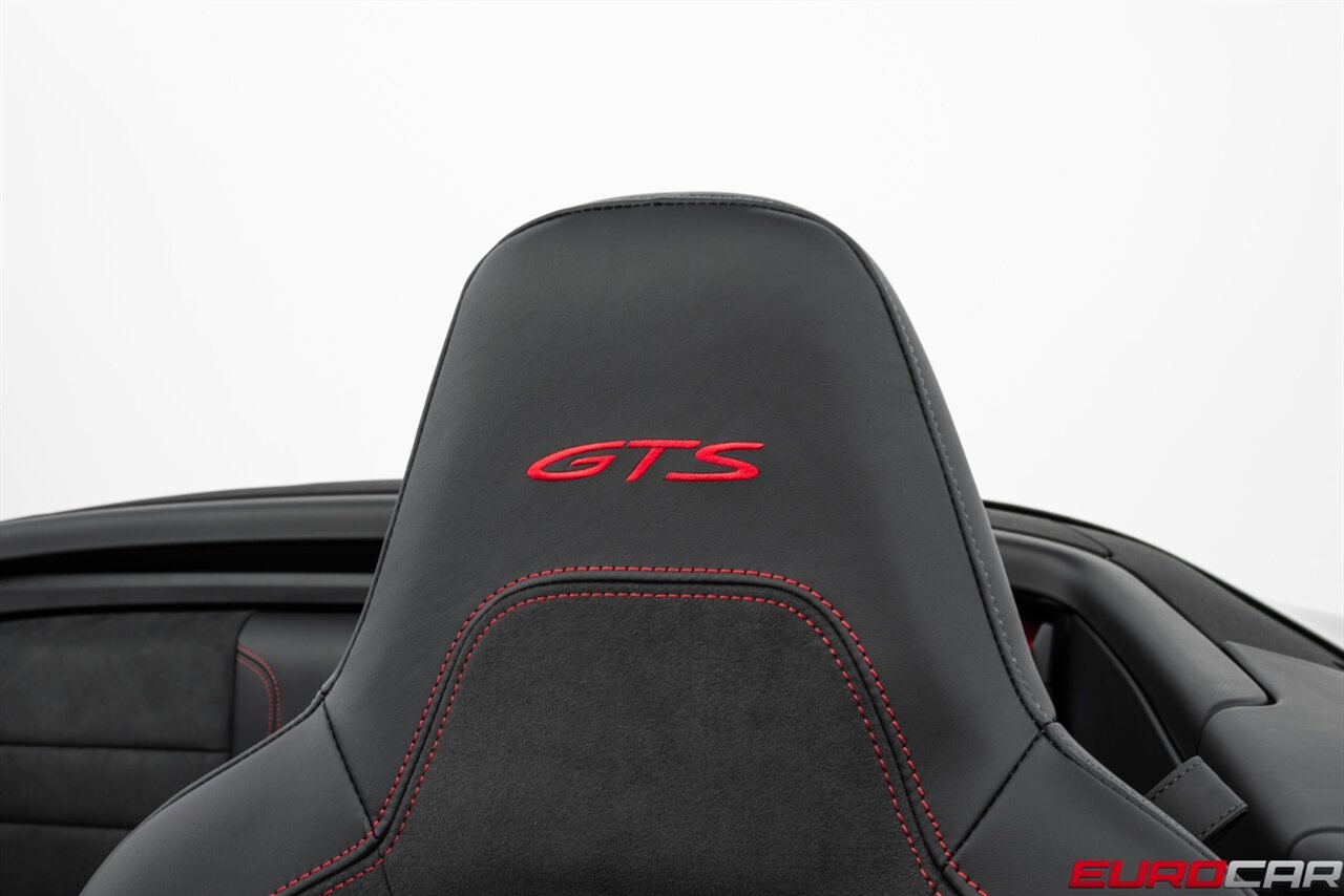 2025 Porsche 911 Carrera 4 GTS  *PAINT TO SAMPLE * SPORT DESIGN PACKAGE * GTS INTERIOR PACKAGE* - Photo 48 - Costa Mesa, CA 92626