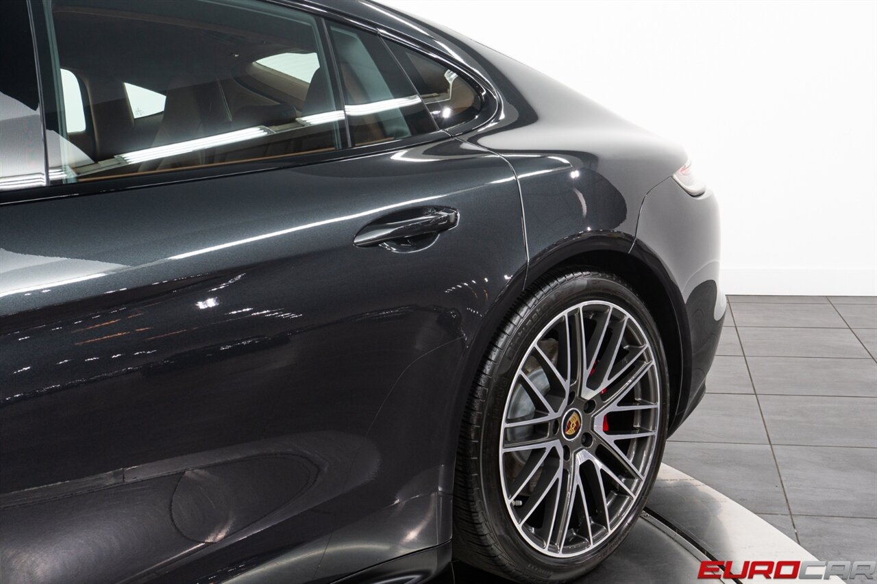 2021 Porsche Panamera GTS  *PREMIUM PACKAGE * CARBON FIBER * FULL ASSISTANCE PACKAGE* - Photo 15 - Costa Mesa, CA 92626