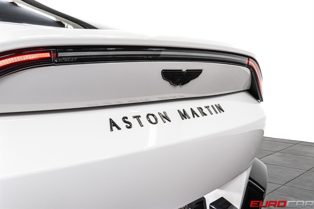 2022 Aston Martin Vantage  *SPECIAL FACTORY PAINT * DUO-TONE INTERIOR* - Photo 17 - Costa Mesa, CA 92626