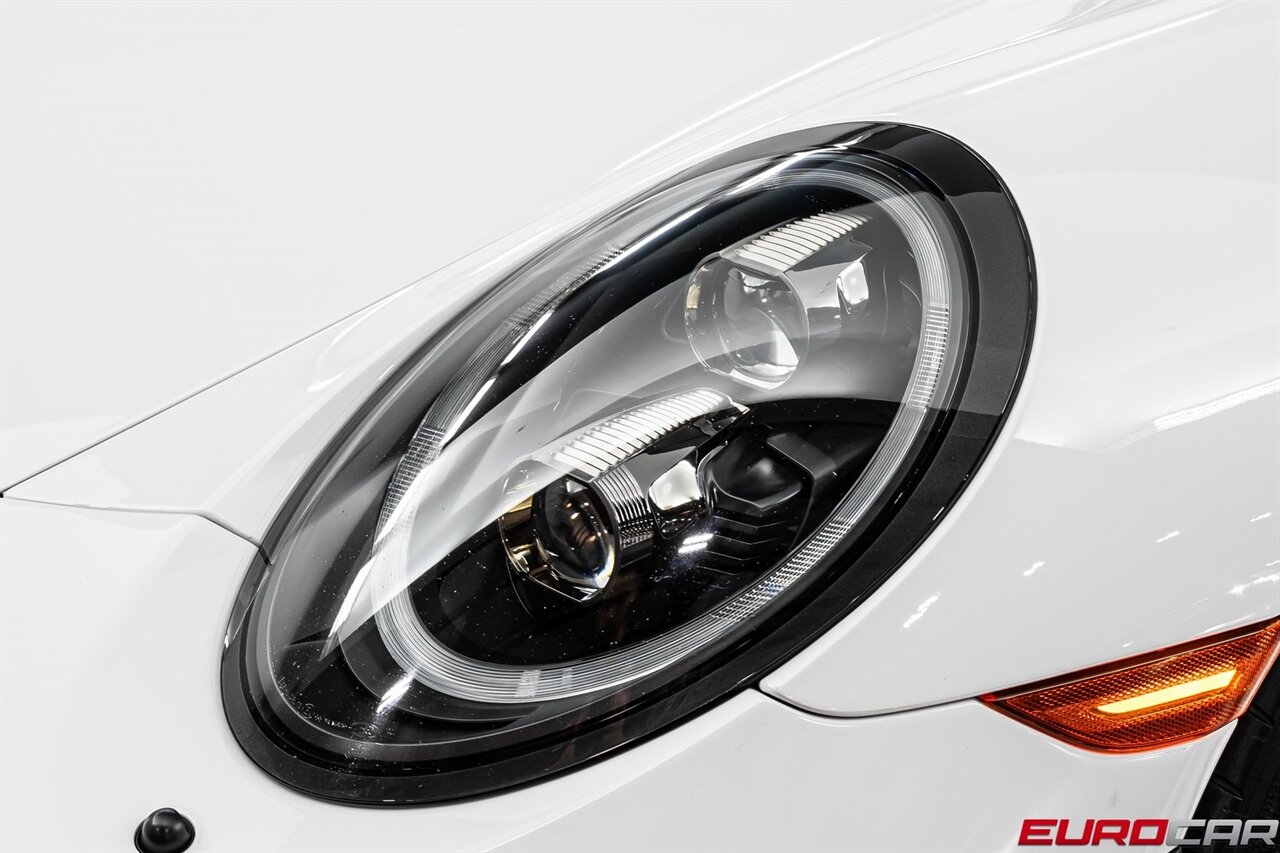 2019 Porsche 911 GT3 *FRONT AXLE LIFT * ADAPTIVE SPORT SEATS PLUS*   - Photo 11 - Costa Mesa, CA 92626