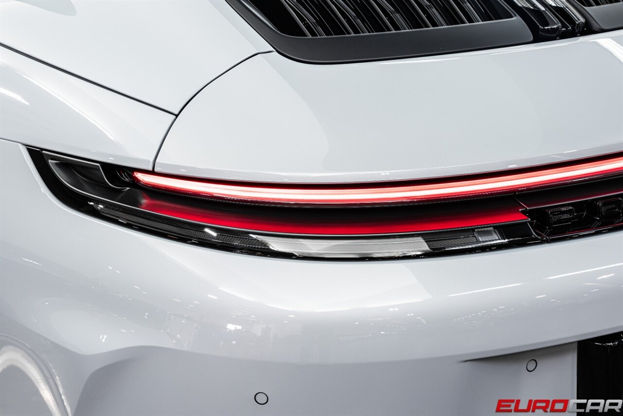 2025 Porsche 911 Targa 4 GTS *FRONT AXLE LIFT * PREMIUM PACKAGE* - Photo 22 - Costa Mesa, CA 92626