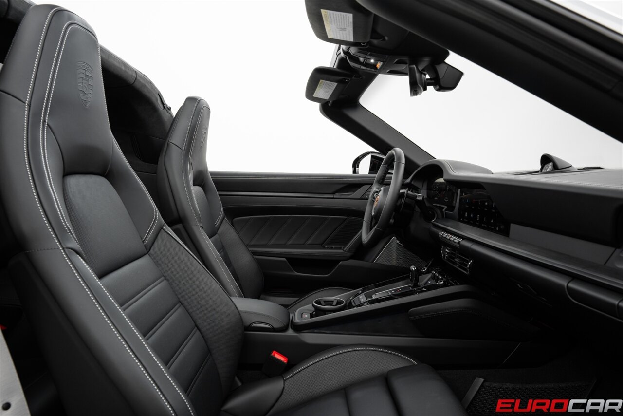 2025 Porsche 911 Targa 4 GTS *FRONT AXLE LIFT * PREMIUM PACKAGE* - Photo 41 - Costa Mesa, CA 92626