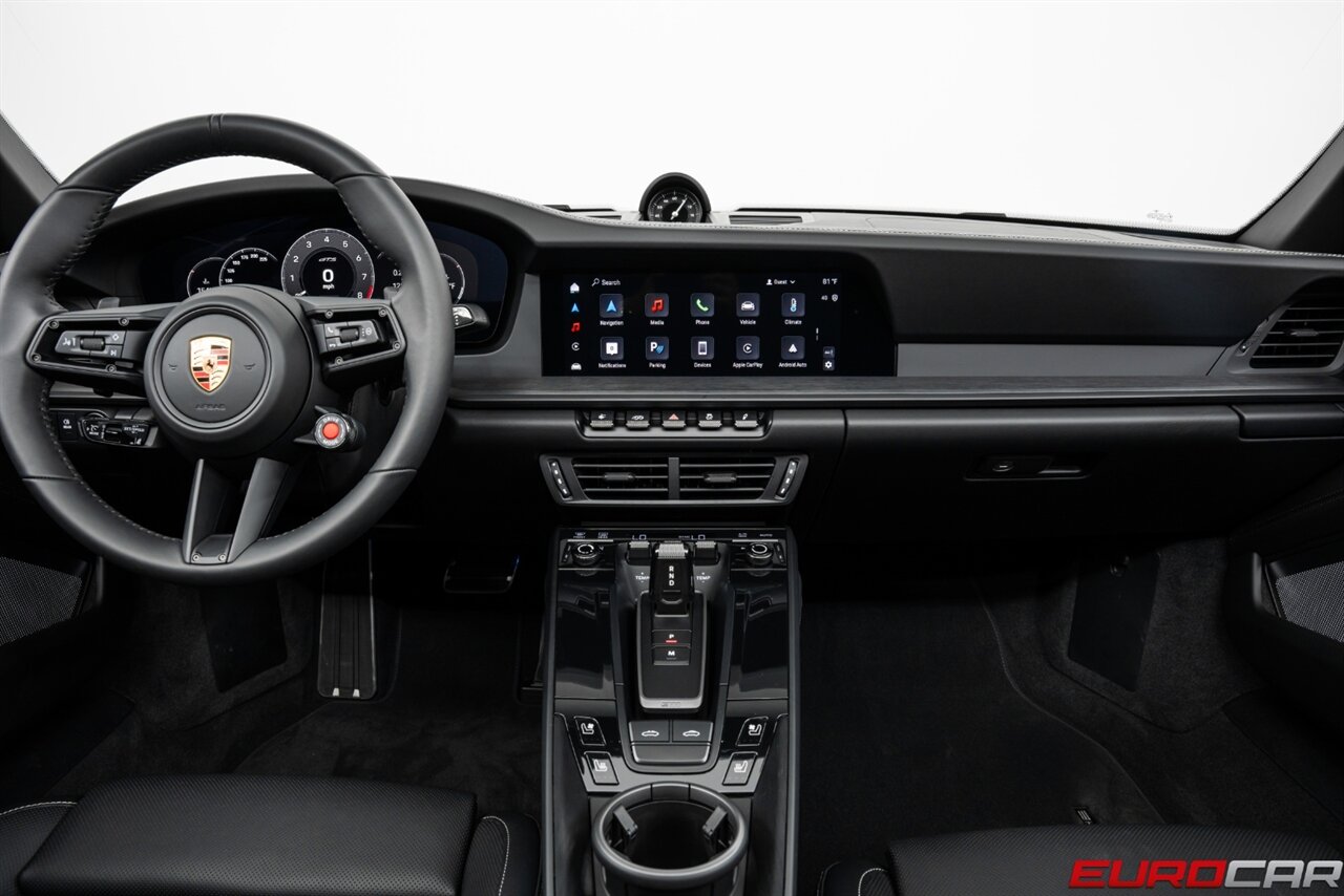 2025 Porsche 911 Targa 4 GTS *FRONT AXLE LIFT * PREMIUM PACKAGE* - Photo 29 - Costa Mesa, CA 92626
