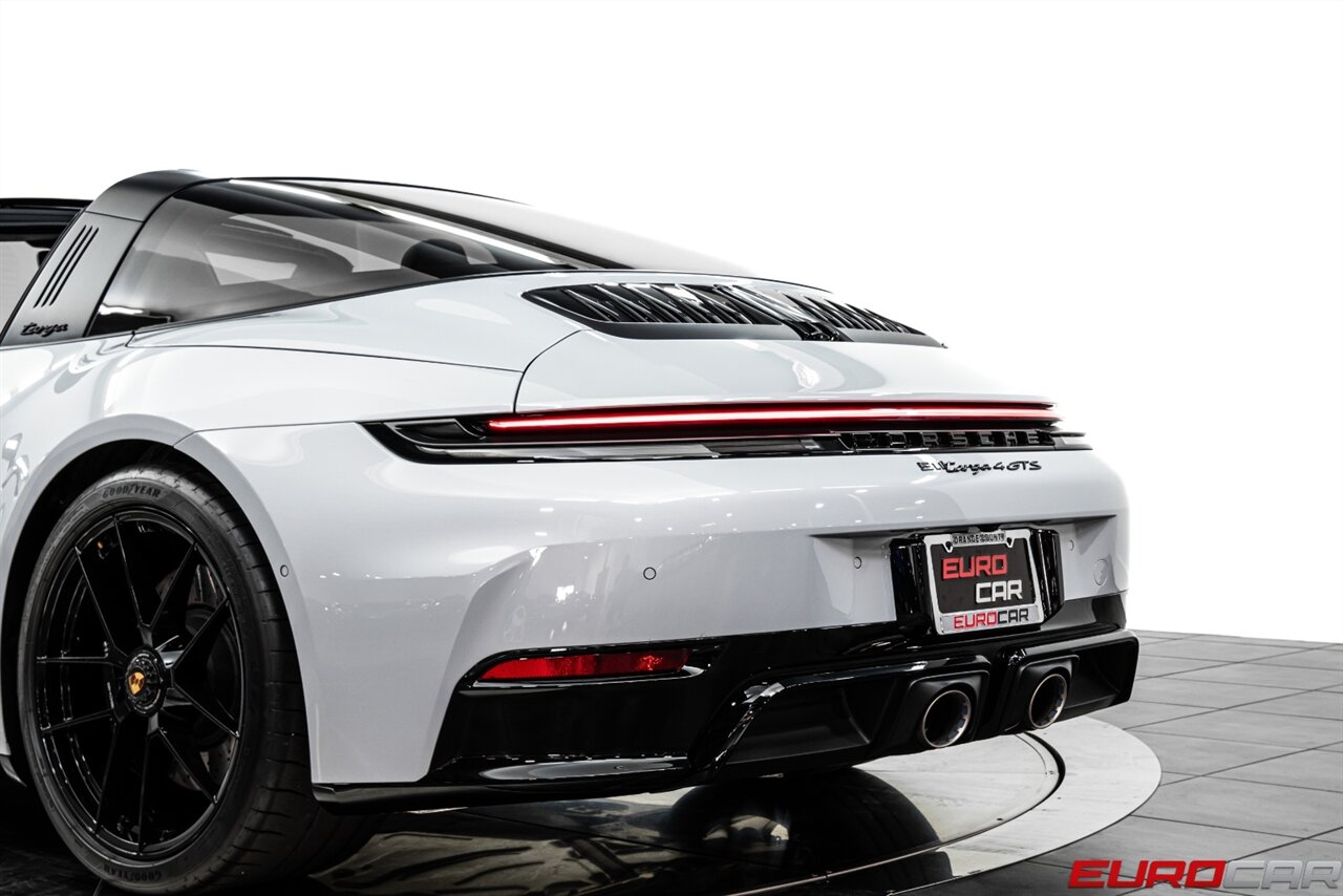 2025 Porsche 911 Targa 4 GTS *FRONT AXLE LIFT * PREMIUM PACKAGE* - Photo 20 - Costa Mesa, CA 92626
