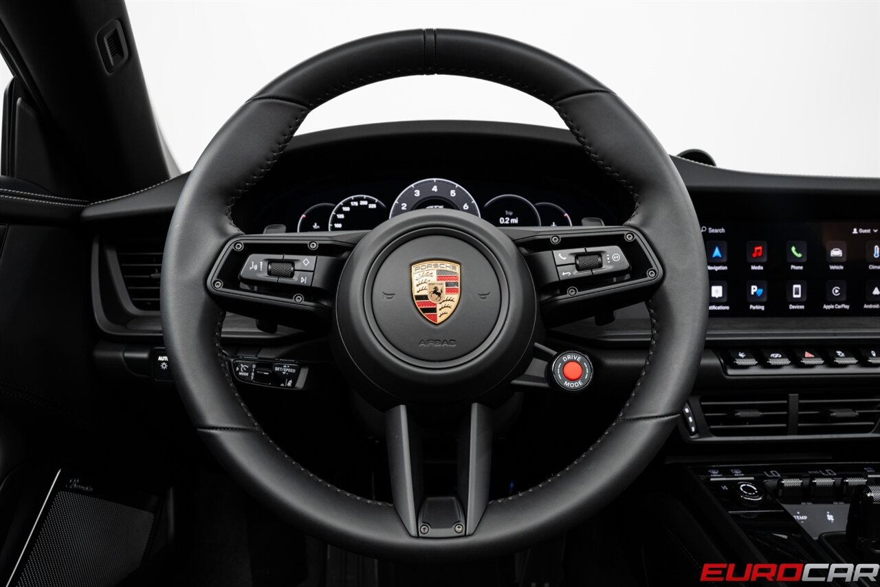 2025 Porsche 911 Targa 4 GTS *FRONT AXLE LIFT * PREMIUM PACKAGE* - Photo 31 - Costa Mesa, CA 92626