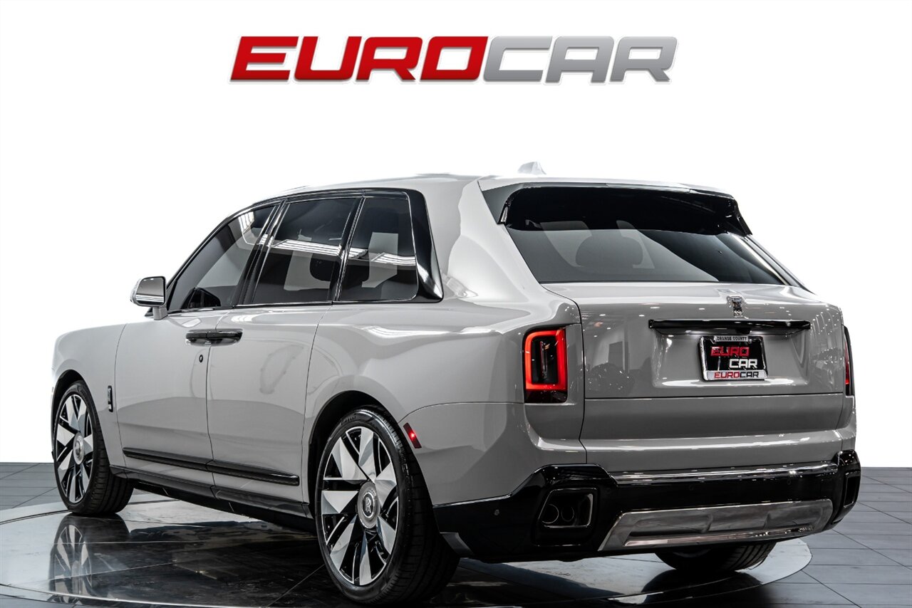2025 Rolls-Royce Cullinan  *STARLIGHT HEADLINER * IMMACULATE CONDITION* - Photo 4 - Costa Mesa, CA 92626