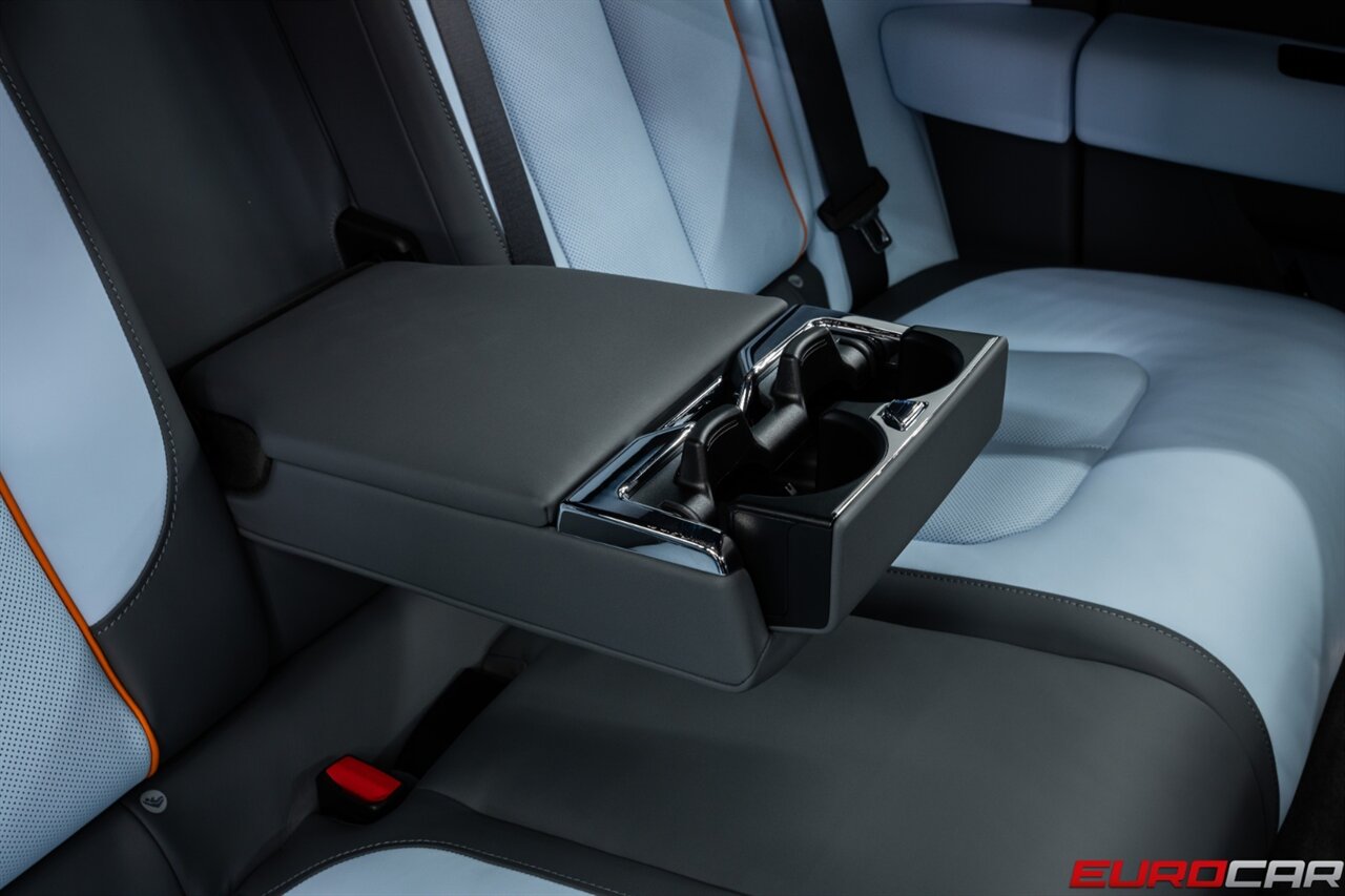2025 Rolls-Royce Cullinan  *STARLIGHT HEADLINER * IMMACULATE CONDITION* - Photo 41 - Costa Mesa, CA 92626