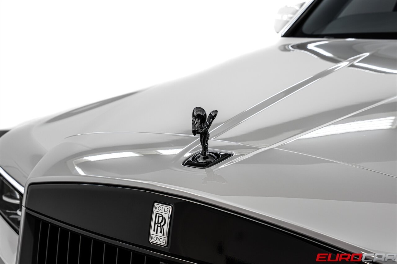 2025 Rolls-Royce Cullinan  *STARLIGHT HEADLINER * IMMACULATE CONDITION* - Photo 11 - Costa Mesa, CA 92626