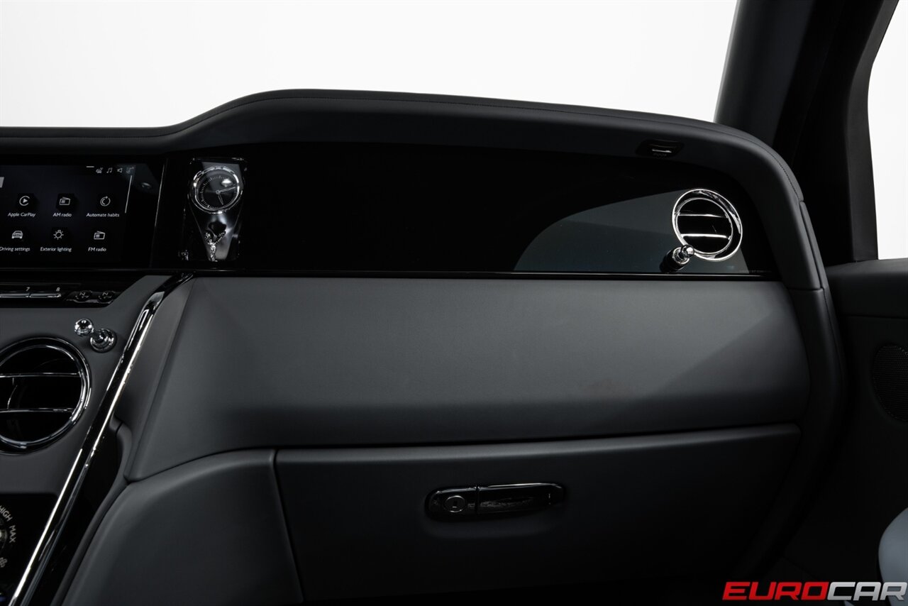 2025 Rolls-Royce Cullinan  *STARLIGHT HEADLINER * IMMACULATE CONDITION* - Photo 33 - Costa Mesa, CA 92626