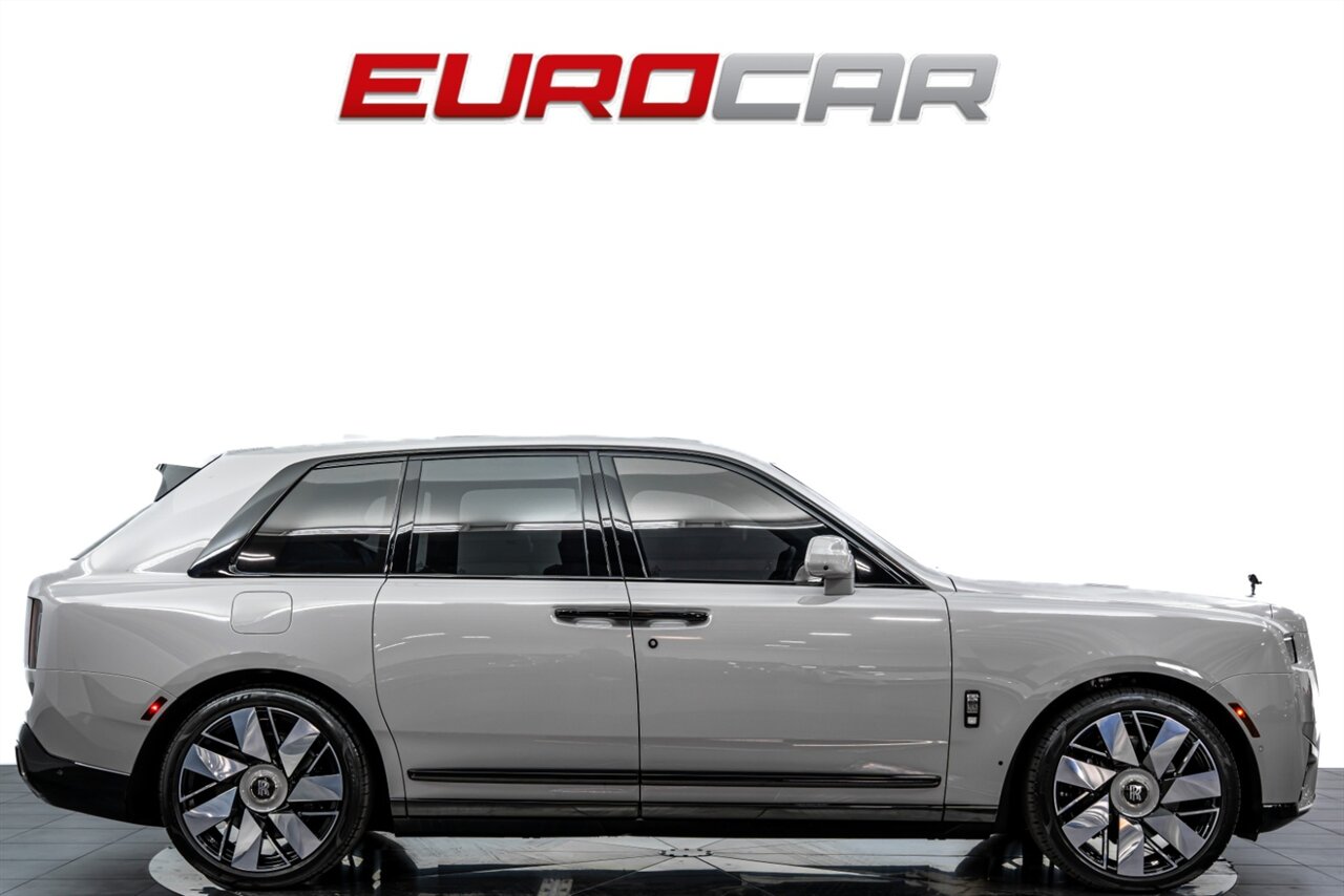 2025 Rolls-Royce Cullinan  *STARLIGHT HEADLINER * IMMACULATE CONDITION* - Photo 7 - Costa Mesa, CA 92626