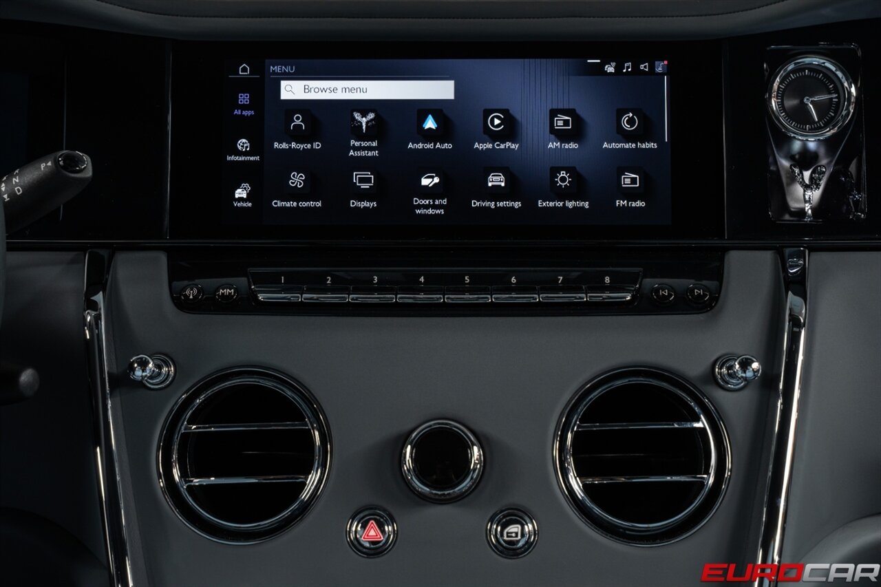 2025 Rolls-Royce Cullinan  *STARLIGHT HEADLINER * IMMACULATE CONDITION* - Photo 30 - Costa Mesa, CA 92626