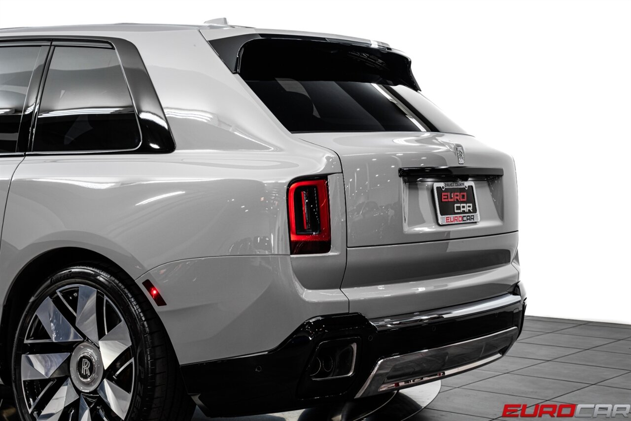2025 Rolls-Royce Cullinan  *STARLIGHT HEADLINER * IMMACULATE CONDITION* - Photo 17 - Costa Mesa, CA 92626