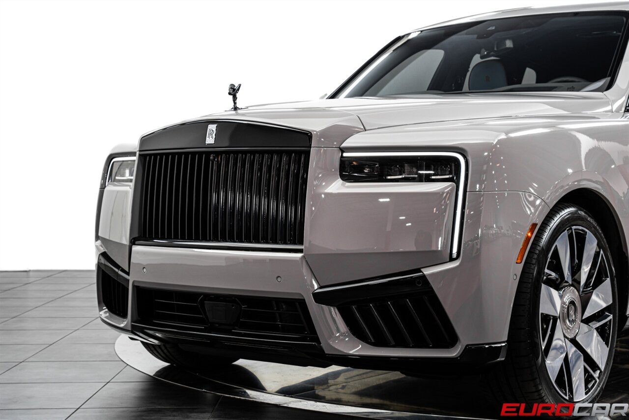 2025 Rolls-Royce Cullinan  *STARLIGHT HEADLINER * IMMACULATE CONDITION* - Photo 14 - Costa Mesa, CA 92626