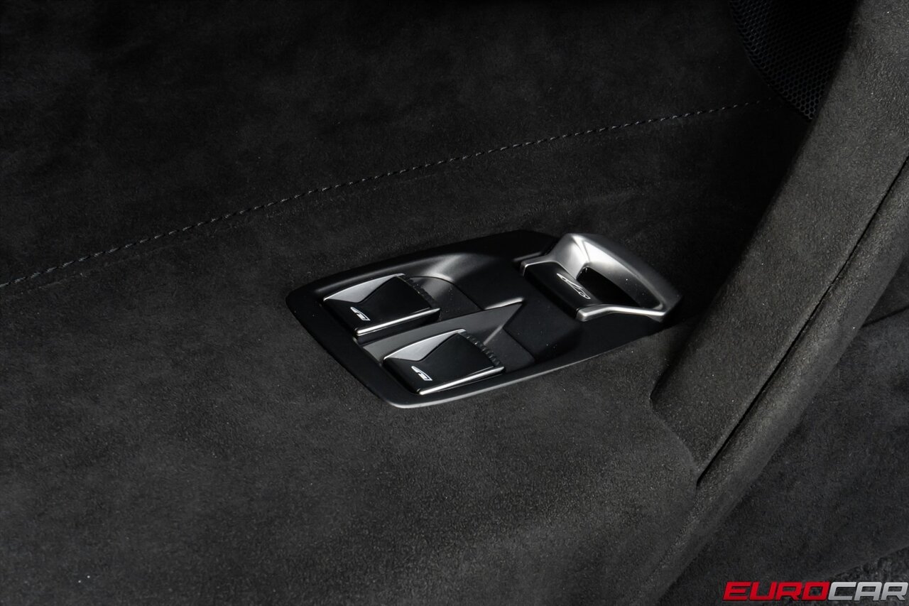 2024 McLaren 750S Spider  *JUST OVER 100 MILES * BEAUTIFUL SPEC* - Photo 27 - Costa Mesa, CA 92626