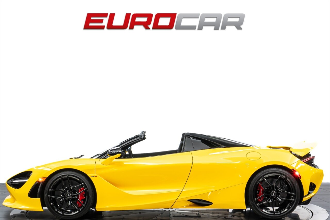 2024 McLaren 750S Spider *JUST OVER 100 MILES * BEAUTIFUL SPEC* - Photo 2 - Costa Mesa, CA 92626