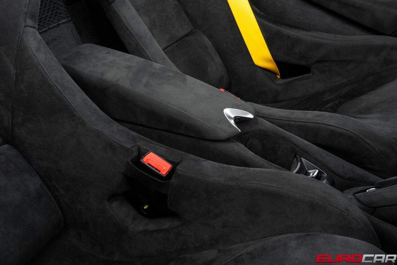 2024 McLaren 750S Spider  *JUST OVER 100 MILES * BEAUTIFUL SPEC* - Photo 38 - Costa Mesa, CA 92626