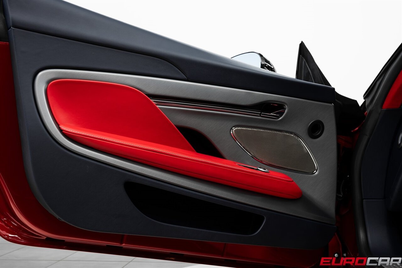 2024 Aston Martin DB12 V8  *HIGHLY OPTIONED* ONLY 3800 Pampered Miles* - Photo 24 - Costa Mesa, CA 92626