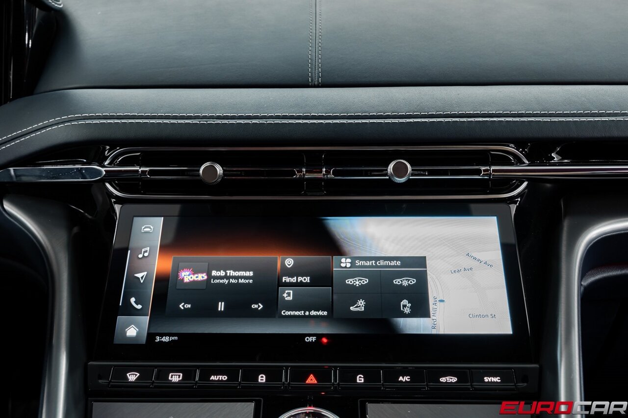 2024 Aston Martin DB12 V8  *HIGHLY OPTIONED* ONLY 3800 Pampered Miles* - Photo 29 - Costa Mesa, CA 92626