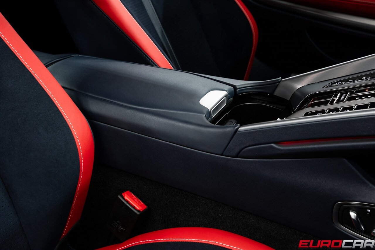 2024 Aston Martin DB12 V8  *HIGHLY OPTIONED* ONLY 3800 Pampered Miles* - Photo 32 - Costa Mesa, CA 92626