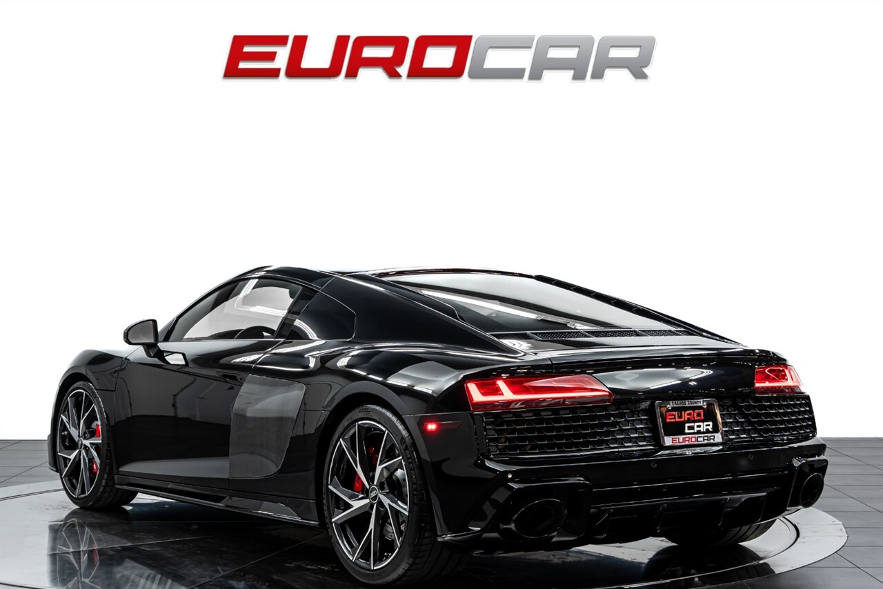 2022 Audi R8 5.2 V10 Performance RWD *CARBON FIBER SIDE BLADES * IMMACULATE CONDITION* - Photo 3 - Costa Mesa, CA 92626