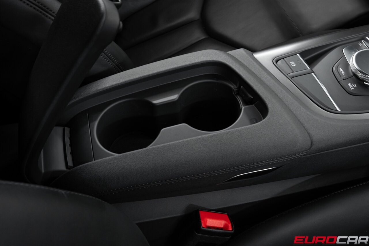 2022 Audi R8 5.2 V10 Performance RWD *CARBON FIBER SIDE BLADES * IMMACULATE CONDITION* - Photo 33 - Costa Mesa, CA 92626