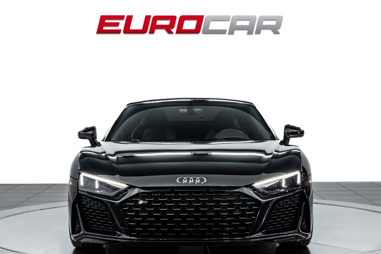 2022 Audi R8 5.2 V10 Performance RWD *CARBON FIBER SIDE BLADES * IMMACULATE CONDITION* - Photo 8 - Costa Mesa, CA 92626