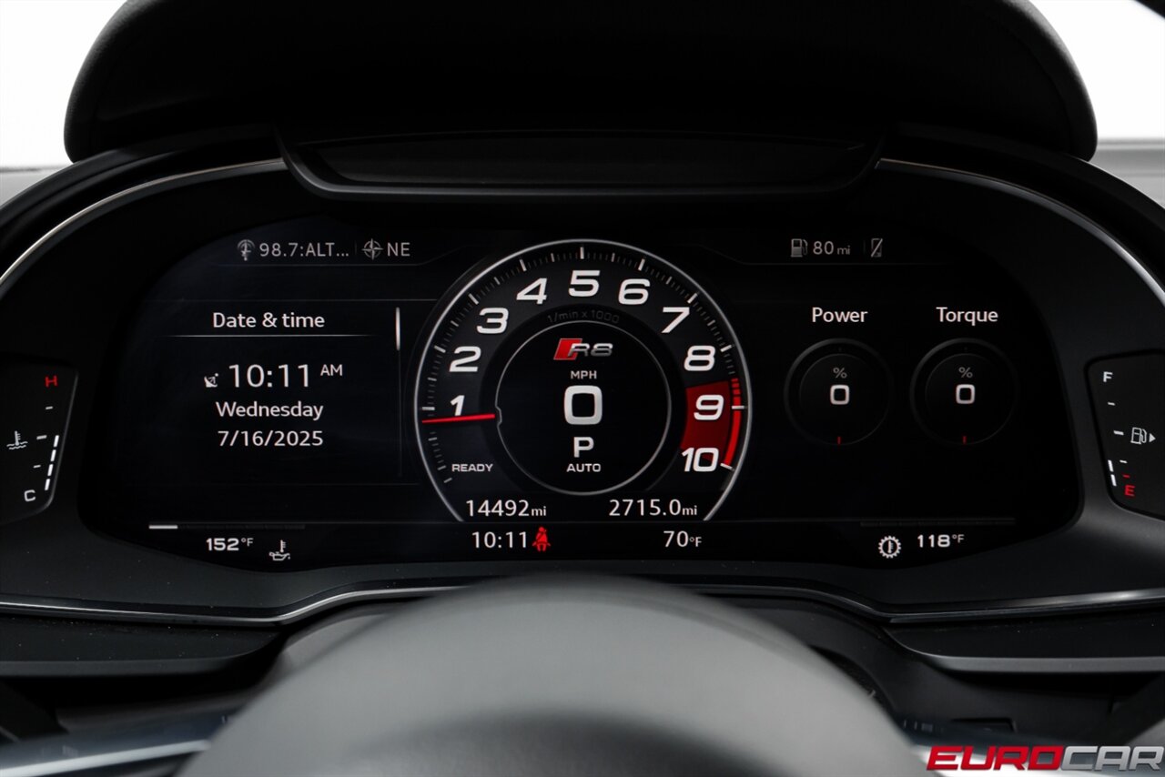2022 Audi R8 5.2 V10 Performance RWD *CARBON FIBER SIDE BLADES * IMMACULATE CONDITION* - Photo 28 - Costa Mesa, CA 92626