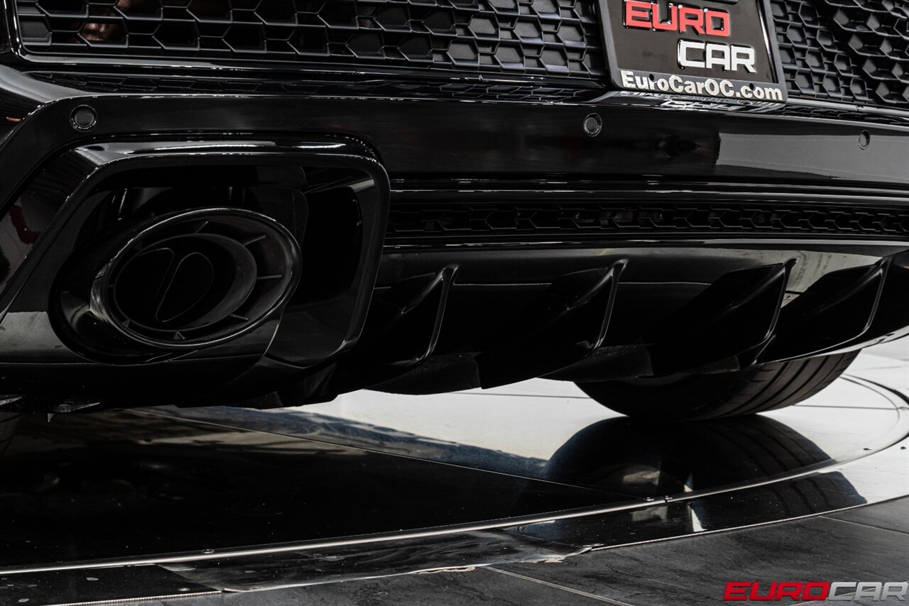 2022 Audi R8 5.2 V10 Performance RWD *CARBON FIBER SIDE BLADES * IMMACULATE CONDITION* - Photo 22 - Costa Mesa, CA 92626