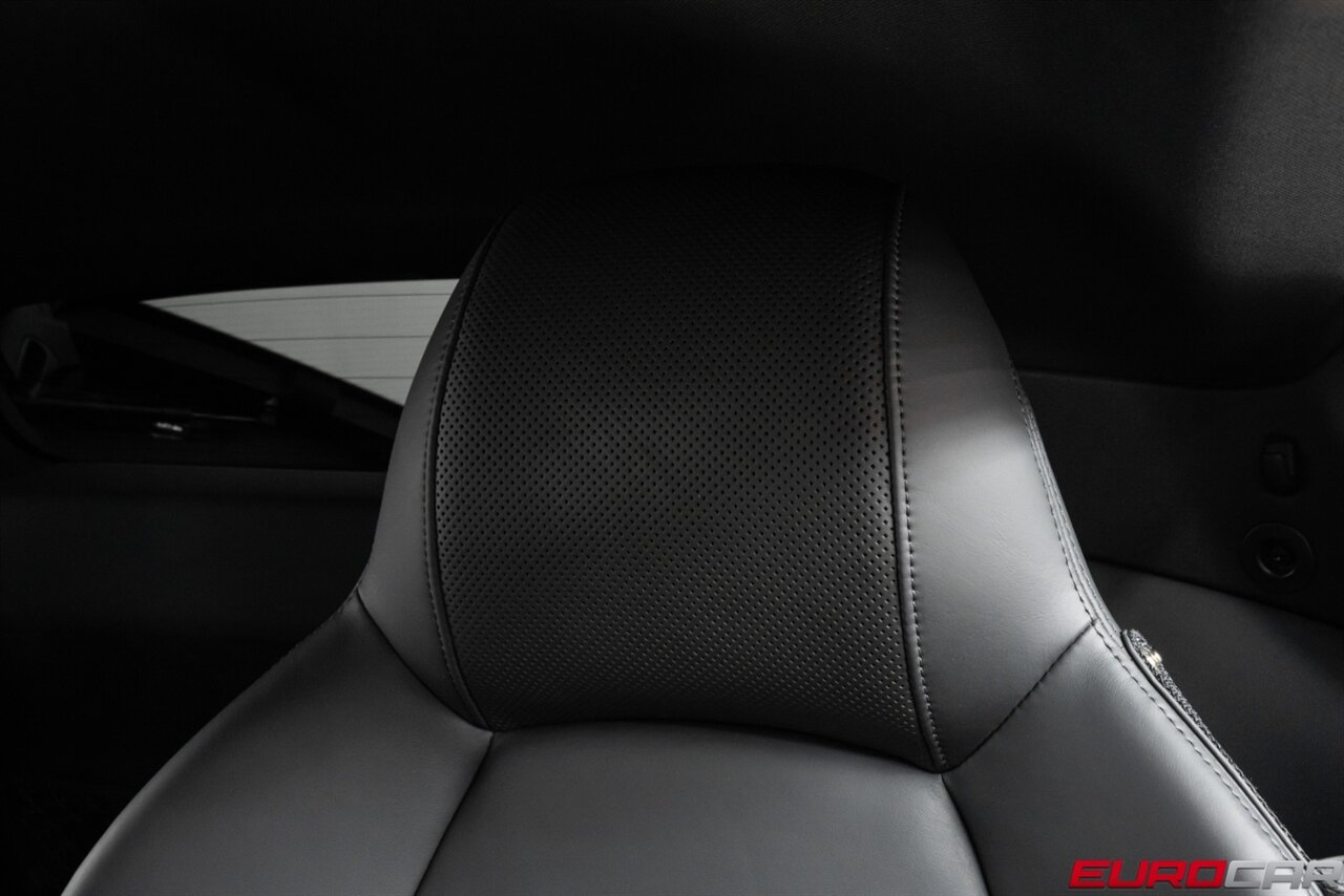2022 Audi R8 5.2 V10 Performance RWD *CARBON FIBER SIDE BLADES * IMMACULATE CONDITION* - Photo 41 - Costa Mesa, CA 92626