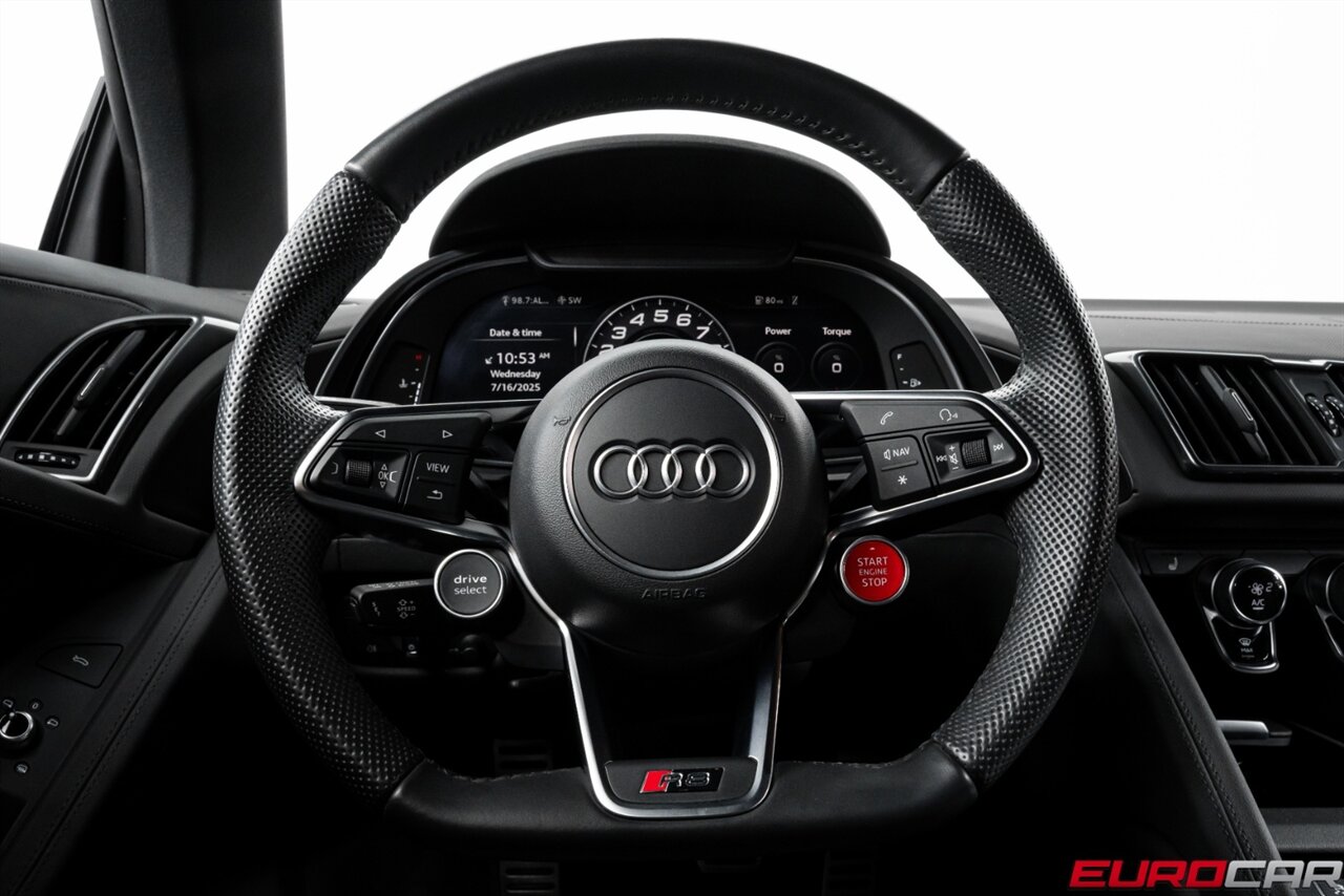 2022 Audi R8 5.2 V10 Performance RWD *CARBON FIBER SIDE BLADES * IMMACULATE CONDITION* - Photo 29 - Costa Mesa, CA 92626