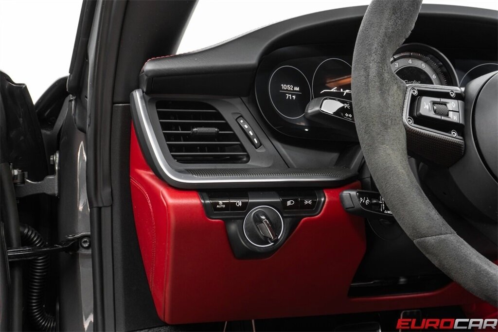 2021 Porsche 911 Turbo *SPORT EXHAUST SYSTEM * FRONT AXLE LIFT SYSTEM* - Photo 30 - Costa Mesa, CA 92626