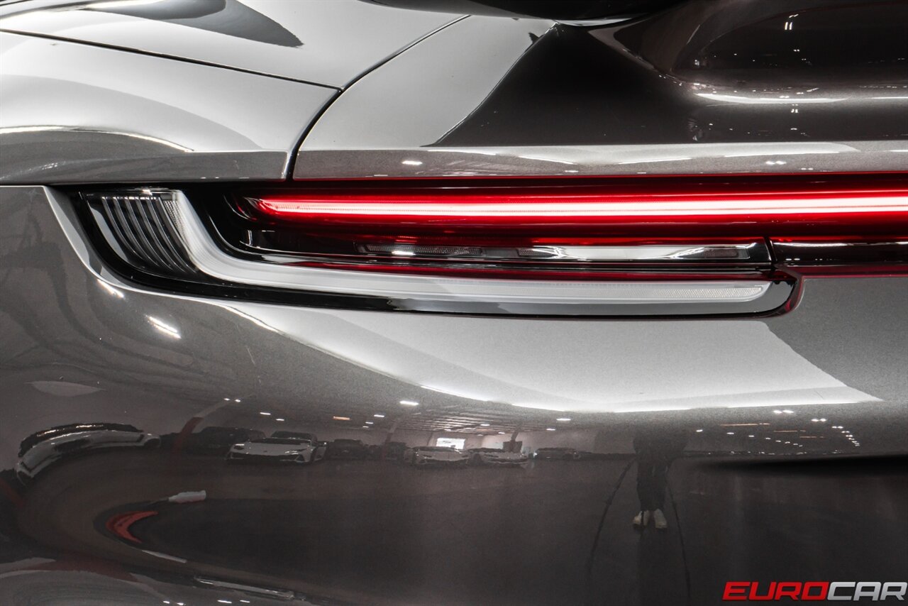 2021 Porsche 911 Turbo *SPORT EXHAUST SYSTEM * FRONT AXLE LIFT SYSTEM* - Photo 22 - Costa Mesa, CA 92626