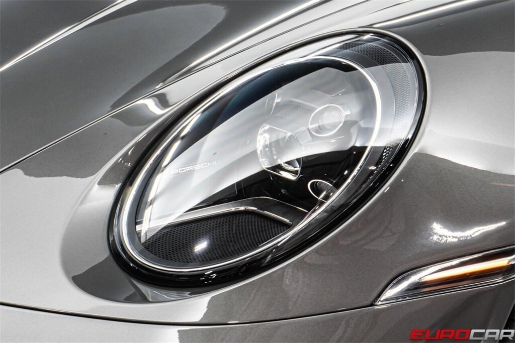 2021 Porsche 911 Turbo *SPORT EXHAUST SYSTEM * FRONT AXLE LIFT SYSTEM* - Photo 13 - Costa Mesa, CA 92626