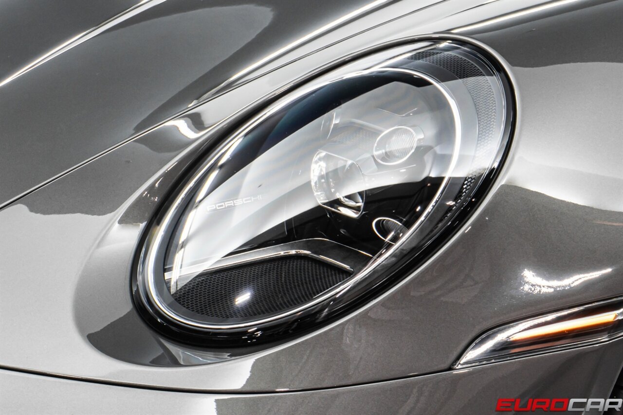 2021 Porsche 911 Turbo *SPORT EXHAUST SYSTEM * FRONT AXLE LIFT SYSTEM* - Photo 13 - Costa Mesa, CA 92626