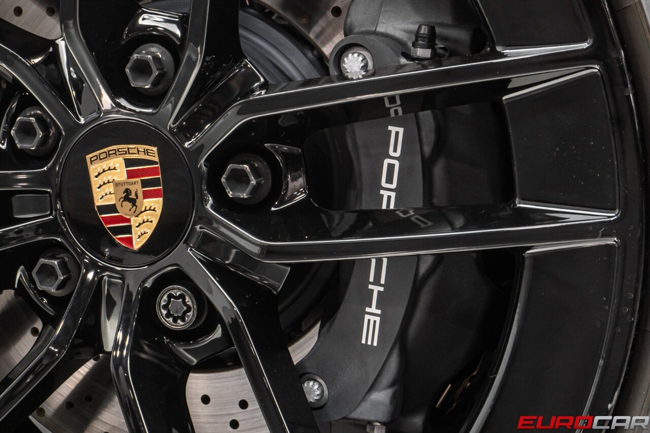 2025 Porsche 911 Carrera  *PREMIUM PACKAGE * SPORT EXHAUST * LIFT SYSTEM* - Photo 22 - Costa Mesa, CA 92626