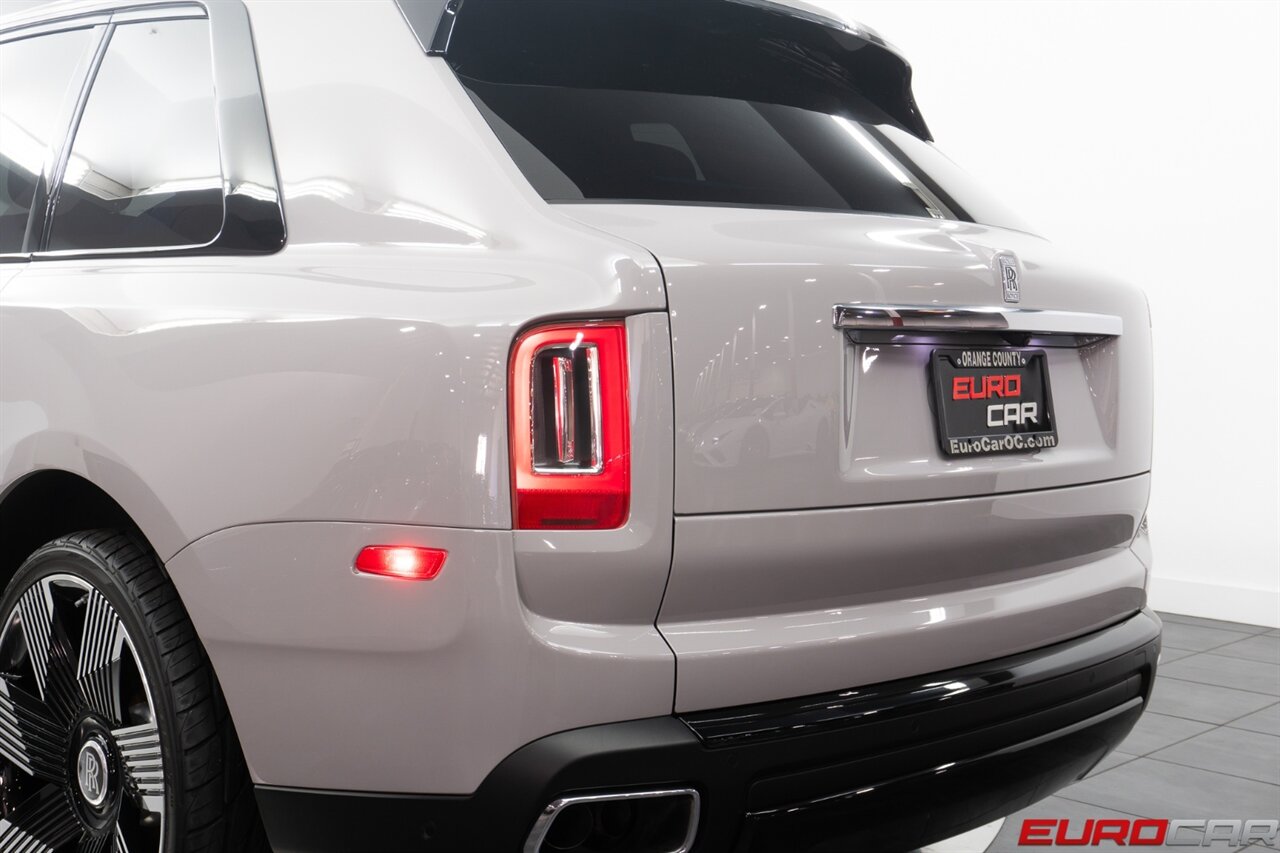 2022 Rolls-Royce Cullinan  *SHOOTING STAR HEADLINER * DARK EXTERIOR PACKAGE* - Photo 14 - Costa Mesa, CA 92626