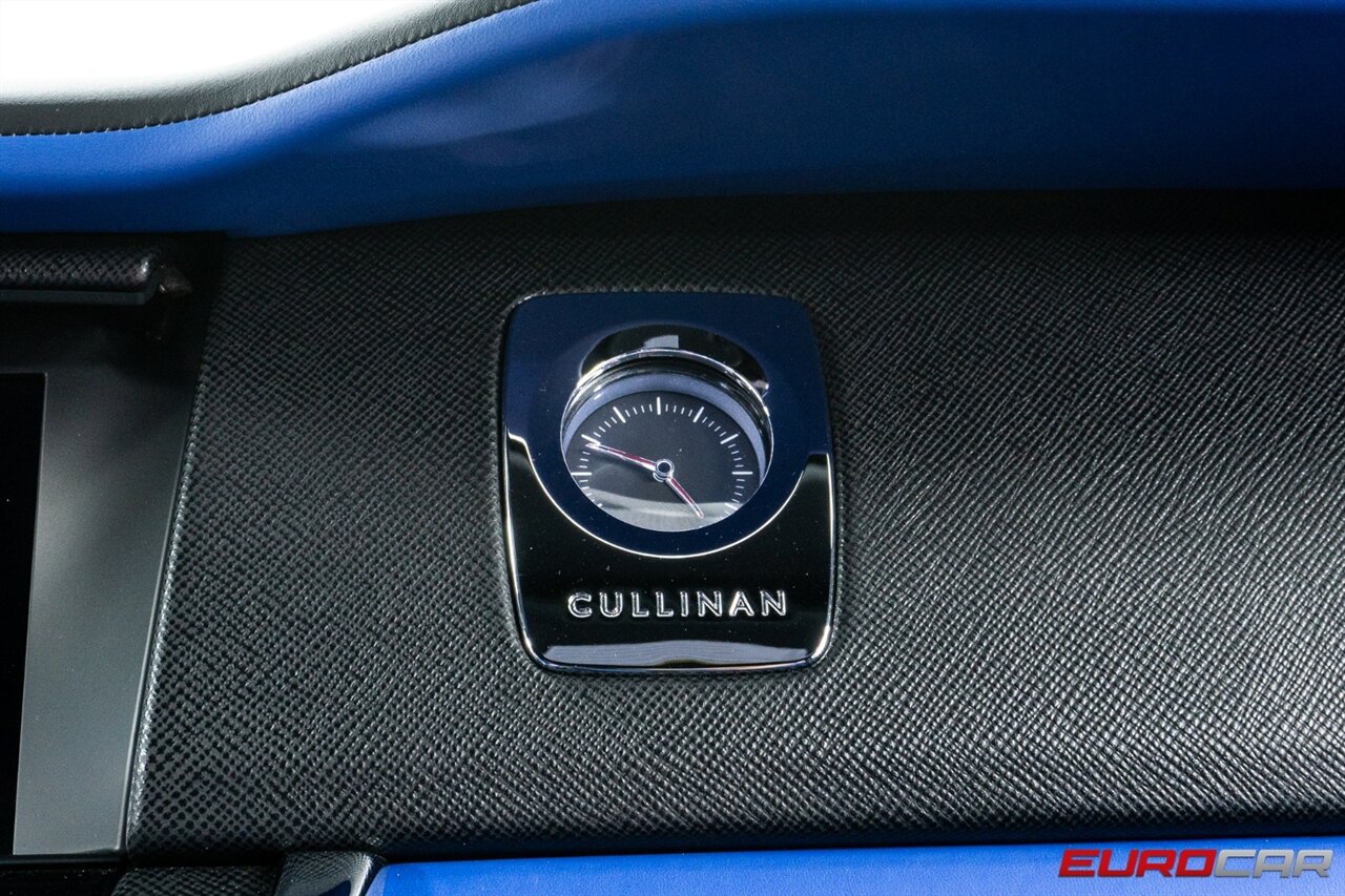 2022 Rolls-Royce Cullinan  *SHOOTING STAR HEADLINER * DARK EXTERIOR PACKAGE* - Photo 35 - Costa Mesa, CA 92626