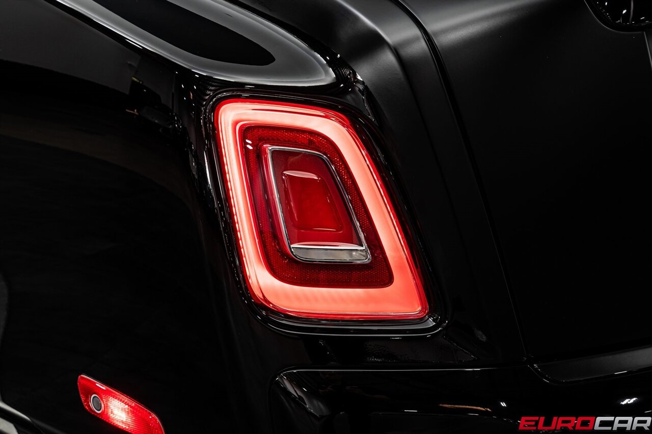 2024 Rolls-Royce Phantom  *CUSTOM WHEELS * HIGH $604,200 MSRP* - Photo 18 - Costa Mesa, CA 92626