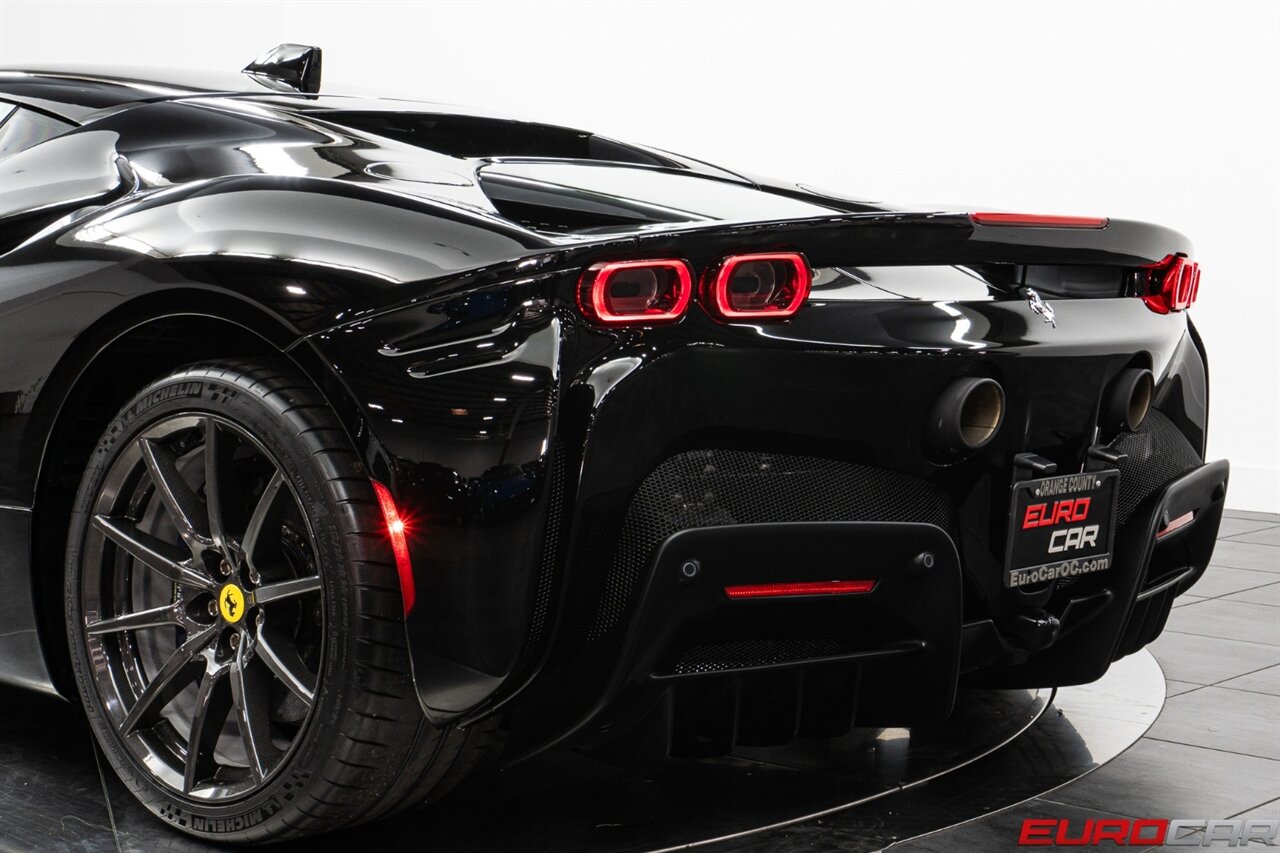 2023 Ferrari SF90 Stradale  *SUSPENSION LIFTER * HUGE CARBON FIBER OPTIONS* - Photo 20 - Costa Mesa, CA 92626