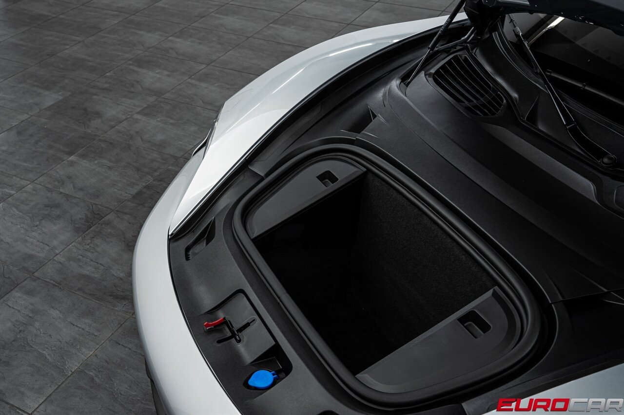 2022 Porsche Taycan GTS *PREMIUM PACKAGE * PANORAMIC SUNROOF*   - Photo 10 - Costa Mesa, CA 92626